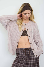WASHED PATTERN CABLE KNIT BUTTON DOWN CARDIGAN: LIGHT KHAKI