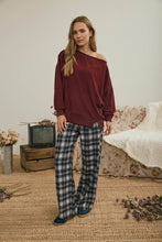 TIERED SLEEVE BOAT NECK EXPOSED SEAM KNIT TOP: DARK BROWN