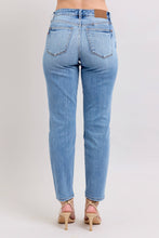 Medium Cellphone Pocket Vintage Wash Slim Fit Judy Blue Jeans