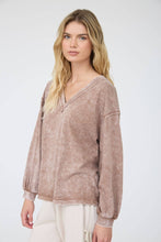 WASHED INVERTED SEAM DETAIL LONG SLEEVE KNIT TOP: EGGPLANT