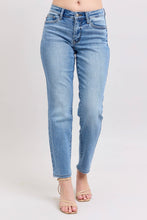 Medium Cellphone Pocket Vintage Wash Slim Fit Judy Blue Jeans