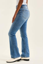 Medium Core High Waist Classic Contrast Wash Bootcut Judy Blue Jeans
