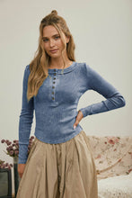 WASHED LONG SLEEVE RIBBED HENLEY KNIT TOP: LIGHT OLIVE