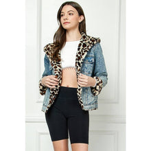 Med Wash Denim Leopard Fur Hoodie Revesible Veveret Jacket