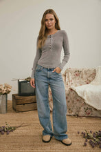 WASHED LONG SLEEVE RIBBED HENLEY KNIT TOP: VINTAGE BLUE
