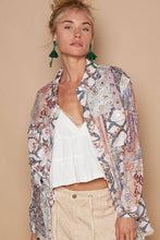 Long sleeve roomy fit shirt in printed woven top: Green Multi