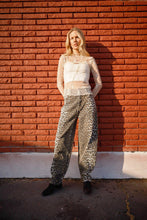 Leopard Leopard Garment Washed Mid Rise Loose Jeans