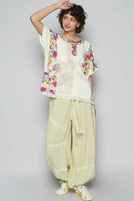 Aqua POL Round neck short sleeve floral knit rib top