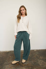 SMOCKED WAIST DRAWSTRING BARREL LEG SWEATPANTS: MAROON