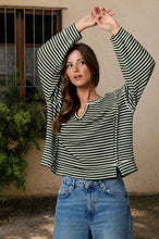 STRIPE SPLIT NECK LONG SLEEVE SEAM DETAIL KNIT TOP: BROWN