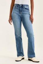 Medium Core High Waist Classic Contrast Wash Bootcut Judy Blue Jeans