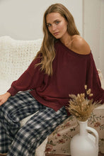 TIERED SLEEVE BOAT NECK EXPOSED SEAM KNIT TOP: DARK BROWN