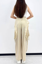 X9932CP Ruffle Cargo Wide-Leg Pants: BLACK / M