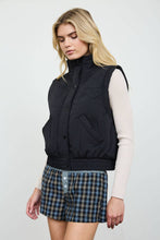 CROPPED MOCK NECK SNAP PUFFER VEST: CHOCOLATE BROWN