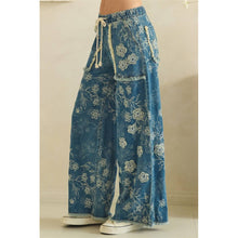 Denim Floral Patch Embroidered Oli+Hali Pants