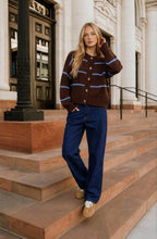 STRIPE JACQUARD BUTTON DOWN KNIT CARDIGAN: BROWN
