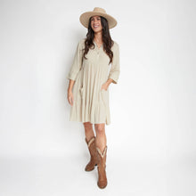 Parchment Rayanne 3/4 Sleeve V-Neck Mid-Length Tiered Dress