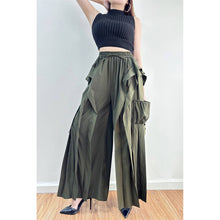 X9932CP Ruffle Cargo Wide-Leg Pants: BLACK / M