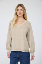 WASHED INVERTED SEAM DETAIL LONG SLEEVE KNIT TOP: EGGPLANT