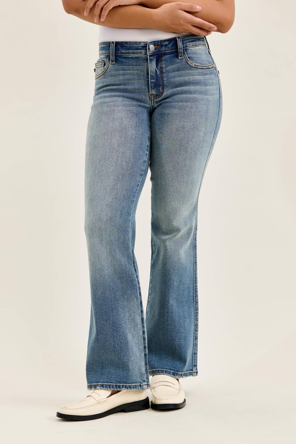 Medium Low Rise Daisy Bootcut Genie Judy Blue Jeans