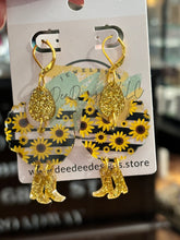 Variety DeeDee Earrings 4/17/25 9774
