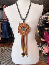 Alicat Statement Necklace 8/18/26 1376
