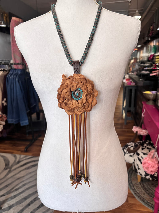 Alicat Statement Necklace 8/18/26 1376