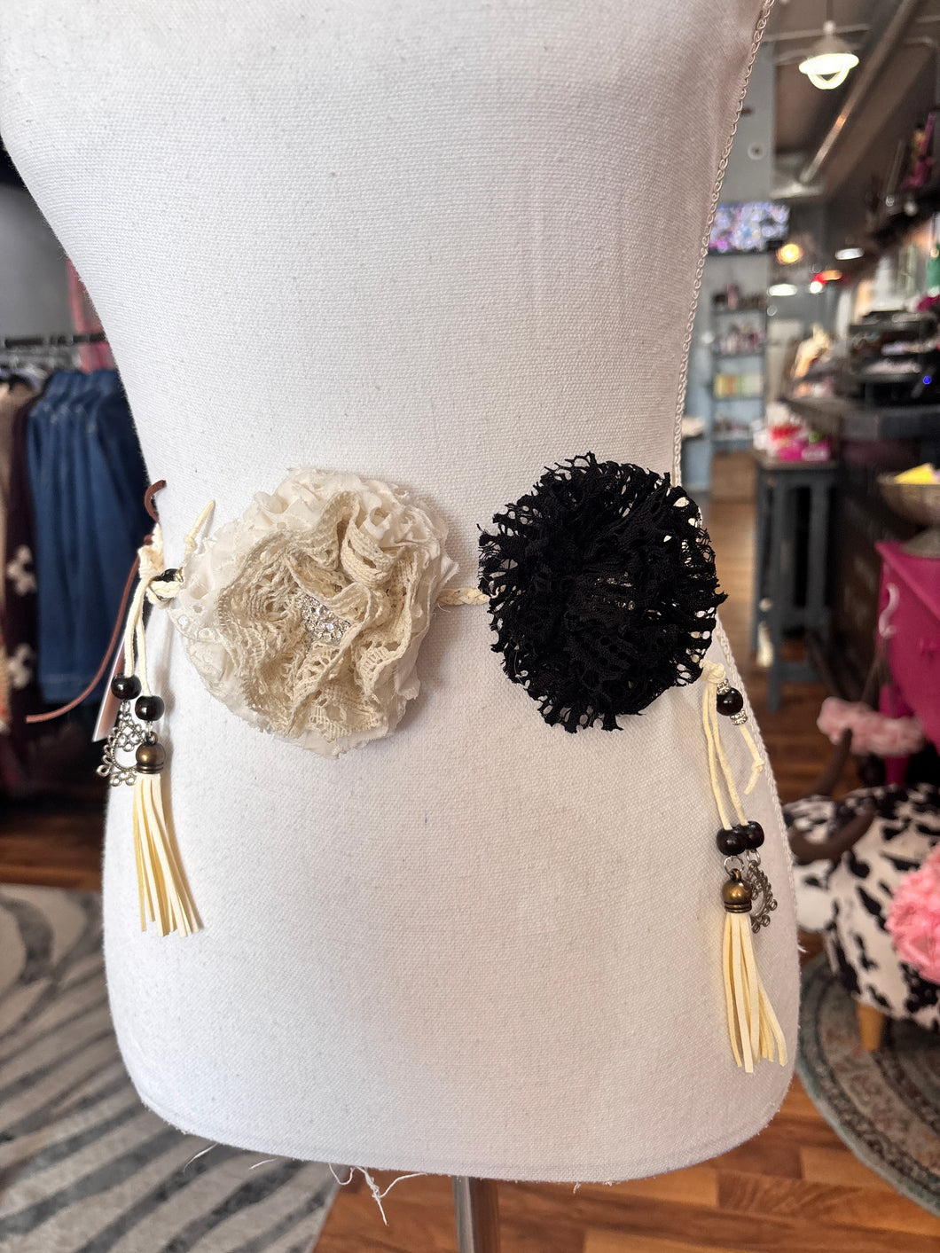 Alicat Floral Belts 8/18/26 1380