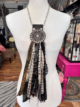 Alicat Statement Necklace 2 8/18/26 1381