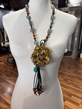 Alicat Statement Necklace 3 8/18/26 1384