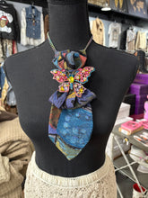 Tie AliCat Necklace 8/21/25 1129
