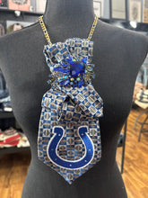 AliCat Original Horseshoe Tie Necklace 8/28/25 1141