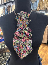 AliCat Tie Necklaces 9/23/25 1173