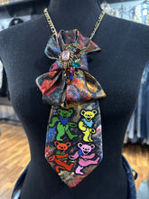 AliCat Tie Necklaces 9/23/25 1173