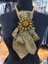 AliCat Tie Necklaces 9/23/25 1173