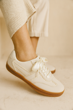 Cream Minimalist Everyday Lace Up Sneakers