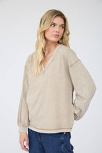 WASHED INVERTED SEAM DETAIL LONG SLEEVE KNIT TOP: MOCHA