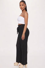 Pleated Stretch Crepe Pull-On Wide Leg Tie Front Pants: BLACK / S