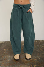SMOCKED WAIST DRAWSTRING BARREL LEG SWEATPANTS: MAROON