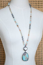 Natural Stone Bead Necklace with Stone Pendant