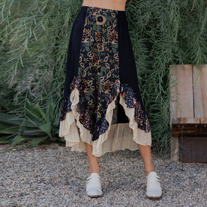 Black Bohoemia Mid-Length Skirt with Rayon Print