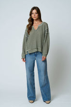 STRIPE SPLIT NECK LONG SLEEVE SEAM DETAIL KNIT TOP: BROWN