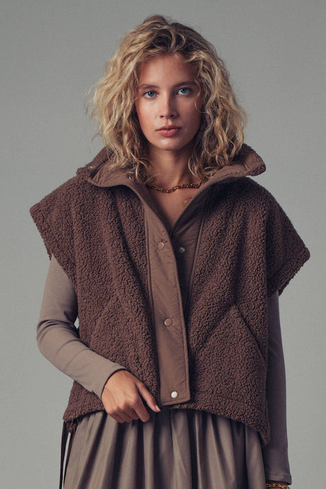 Brown Quilted Collar Boxy Sherpa Urban Daizy Vest