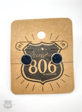 Round post earring: Red