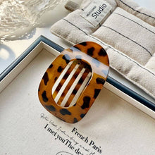 Black Jumbo Lay Flat Oval Hair Claw Clips