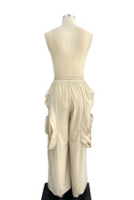 X9932CP Ruffle Cargo Wide-Leg Pants: BLACK / M