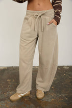 SMOCKED WAIST DRAWSTRING BARREL LEG SWEATPANTS: MAROON