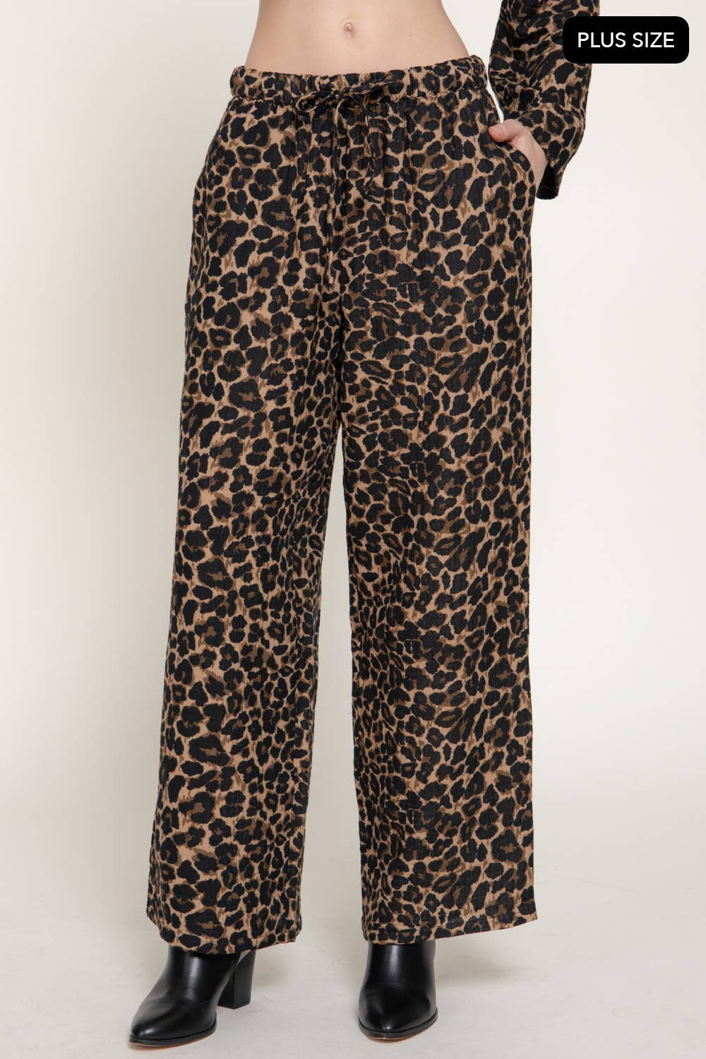 Brown Plus Elastic Waist Leopard Printed Double Gauze Pants