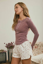 WASHED LONG SLEEVE RIBBED HENLEY KNIT TOP: LIGHT OLIVE