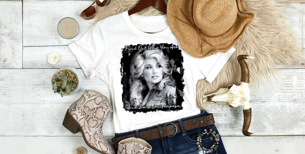 Do It On Purpose Dolly Parton White Short Sleeve Tee 1/13/23